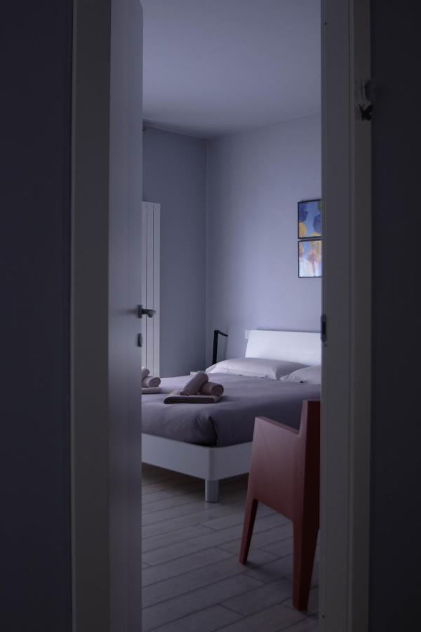 Hotel Le3stanze Borgomanero Esterno foto